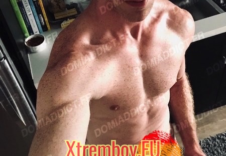 Pour domestique larbin parisien (358 visites) Recherche larbin sexuel, mais idéalement également domestique avec un vrai mental d'inférieur.
... Pour domestique larbin parisien